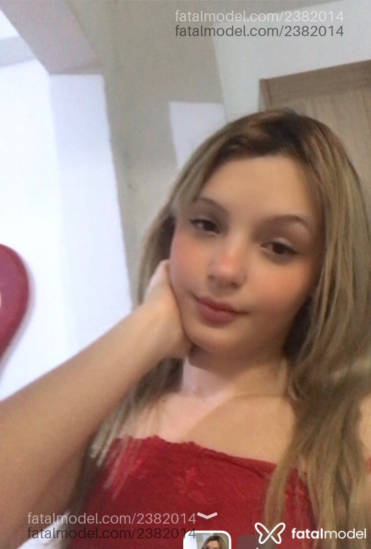 Acompanhante mulher loira (o) de olhos castanhos em Virtual - Isa Silva