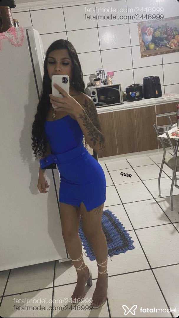 Acompanhante mulher morena (o) de olhos castanhos - Emily