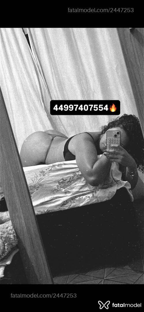 Acompanhante mulher com cabelo castanho de olhos pretos - Keity