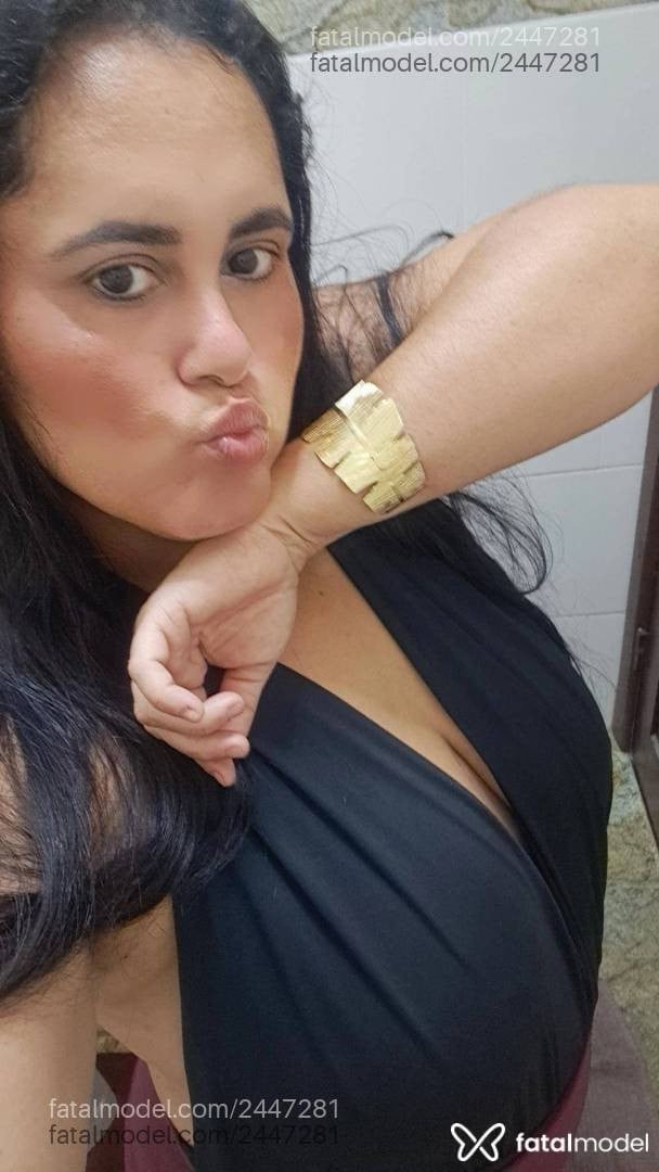 Acompanhante mulher morena (o) de olhos pretos - Afrodite