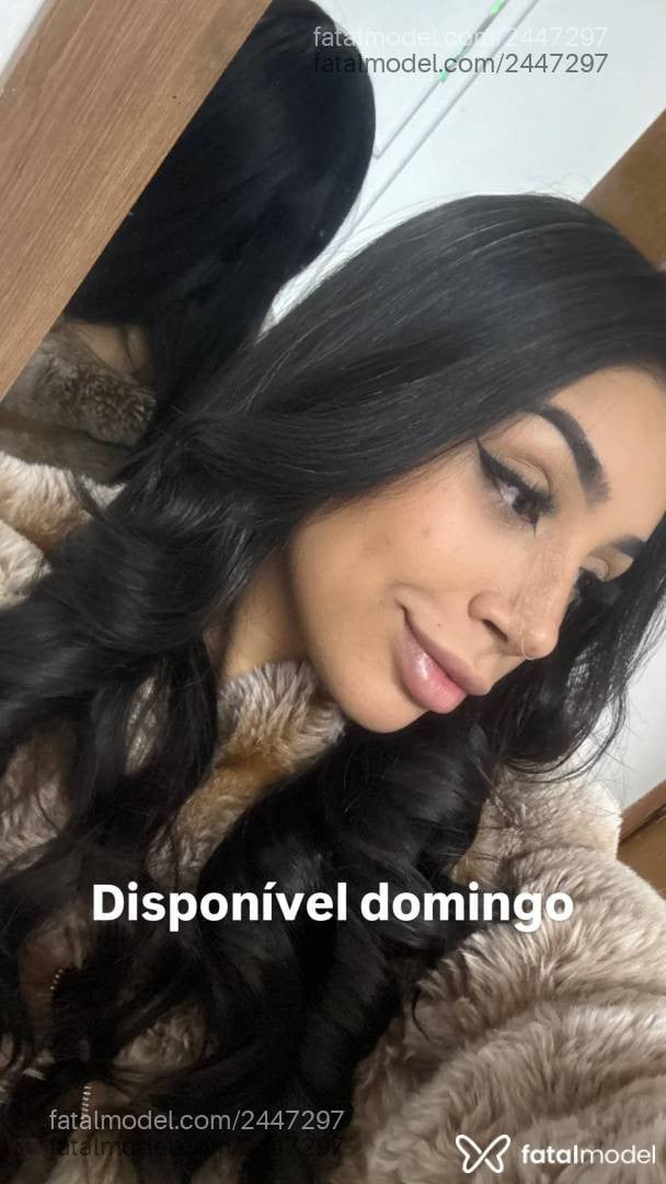 Acompanhante mulher morena (o) de olhos castanhos - Beatriz