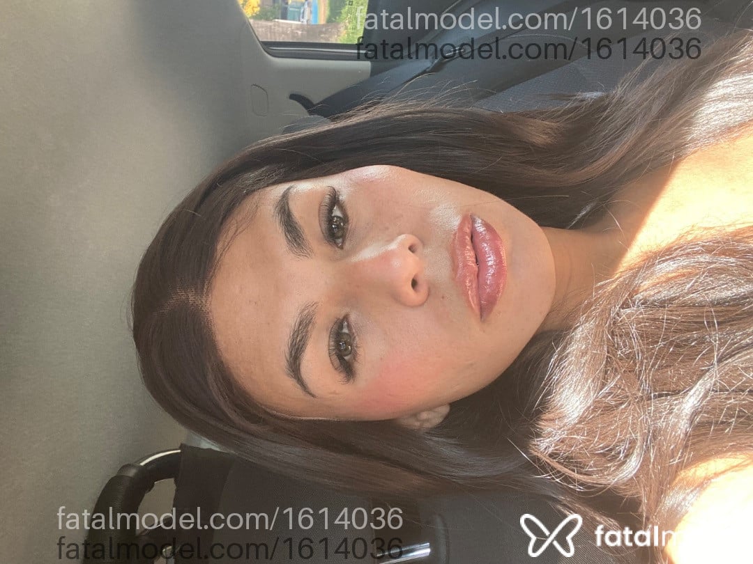 Acompanhante travesti com cabelo castanho de olhos verdes em Porto Velho - Andressa Almeida