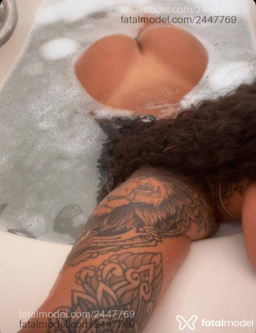 Acompanhante mulher com cabelo castanho de olhos mel - Mel Matarazzo