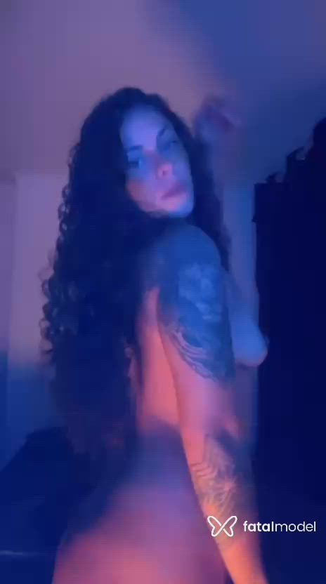 Acompanhante mulher com cabelo castanho de olhos mel - Mel Matarazzo Acompanhante mulher com cabelo castanho de olhos mel - Mel Matarazzo