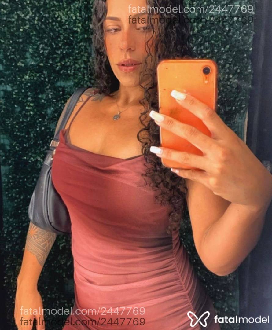 Acompanhante mulher com cabelo castanho de olhos mel - Mel Matarazzo