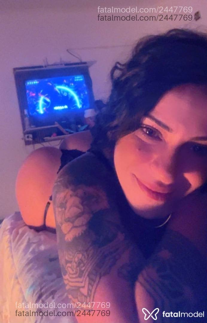Acompanhante mulher com cabelo castanho de olhos mel - Mel Matarazzo