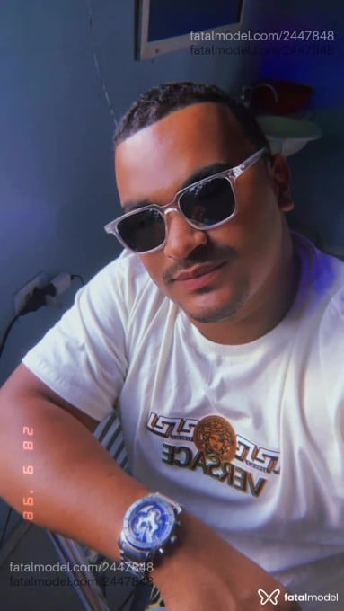 Acompanhante homem com cabelo castanho de olhos castanhos - Cassiano