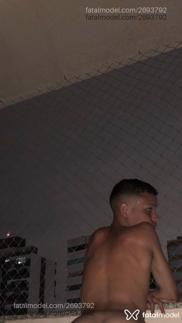 Acompanhante homem morena (o) de olhos castanhos - Gustavo Acompanhante homem morena (o) de olhos castanhos - Gustavo