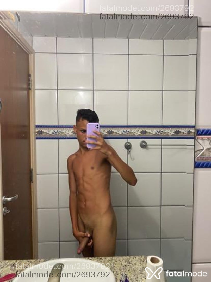 Acompanhante homem morena (o) de olhos castanhos - Gustavo Acompanhante homem morena (o) de olhos castanhos - Gustavo