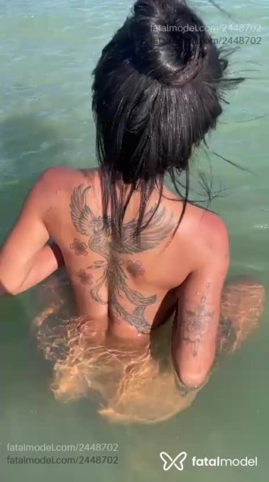 Acompanhante mulher com cabelo castanho de olhos castanhos - Izabela Arcis Acompanhante mulher com cabelo castanho de olhos castanhos - Izabela Arcis