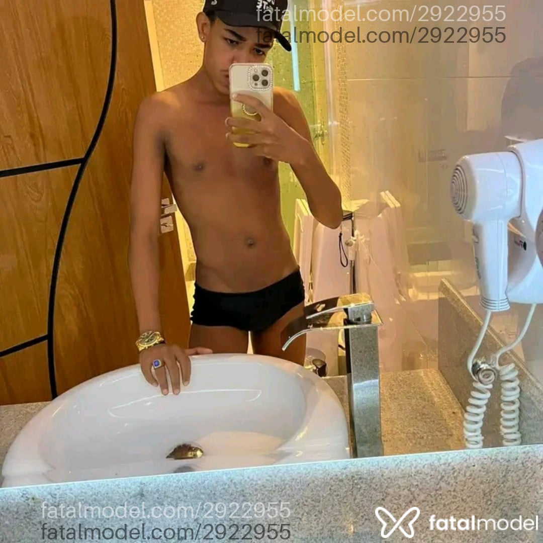 Acompanhante homem sem cabelo de olhos castanhos em Belém Acompanhante homem sem cabelo de olhos castanhos em Belém - Jhony Martinez