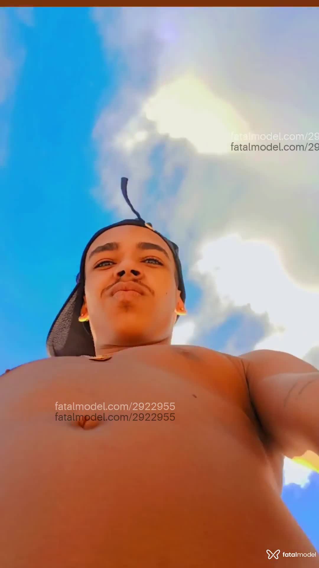 Acompanhante homem sem cabelo de olhos castanhos em Belém Acompanhante homem sem cabelo de olhos castanhos em Belém - Jhony Martinez