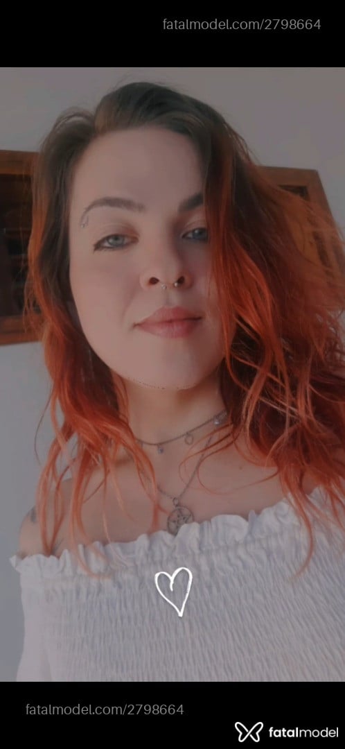Acompanhante mulher trans com cabelo colorido de olhos azuis em Tianguá Acompanhante mulher trans com cabelo colorido de olhos azuis em Tianguá - Ginger