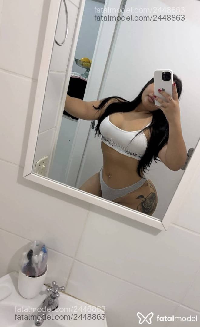 Acompanhante mulher morena (o) de olhos mel - Mirella