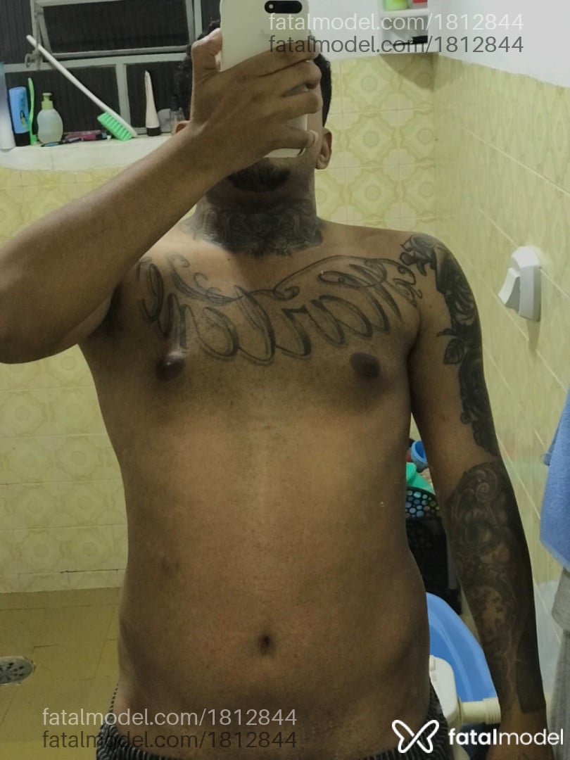 Acompanhante homem com cabelo castanho de olhos castanhos em Amparo - Matheus