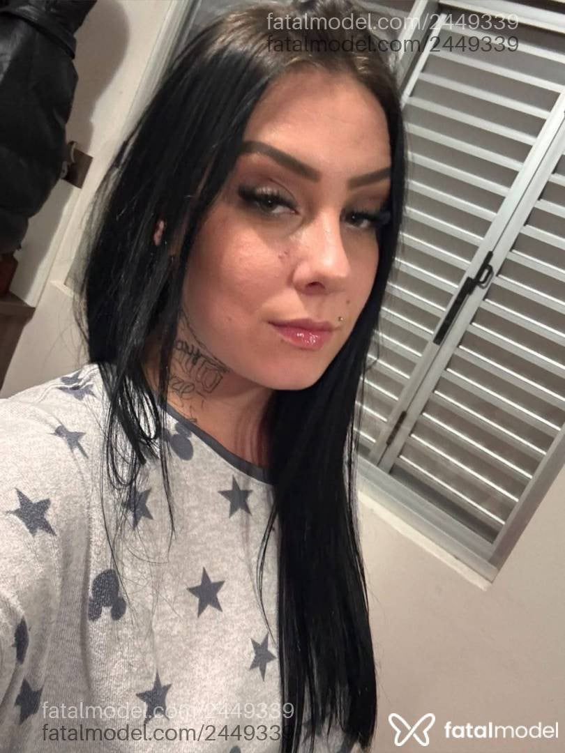 Acompanhante mulher morena (o) de olhos verdes - Julia