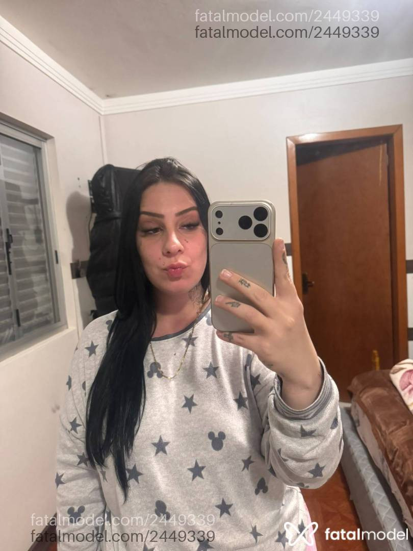 Acompanhante mulher morena (o) de olhos verdes - Julia