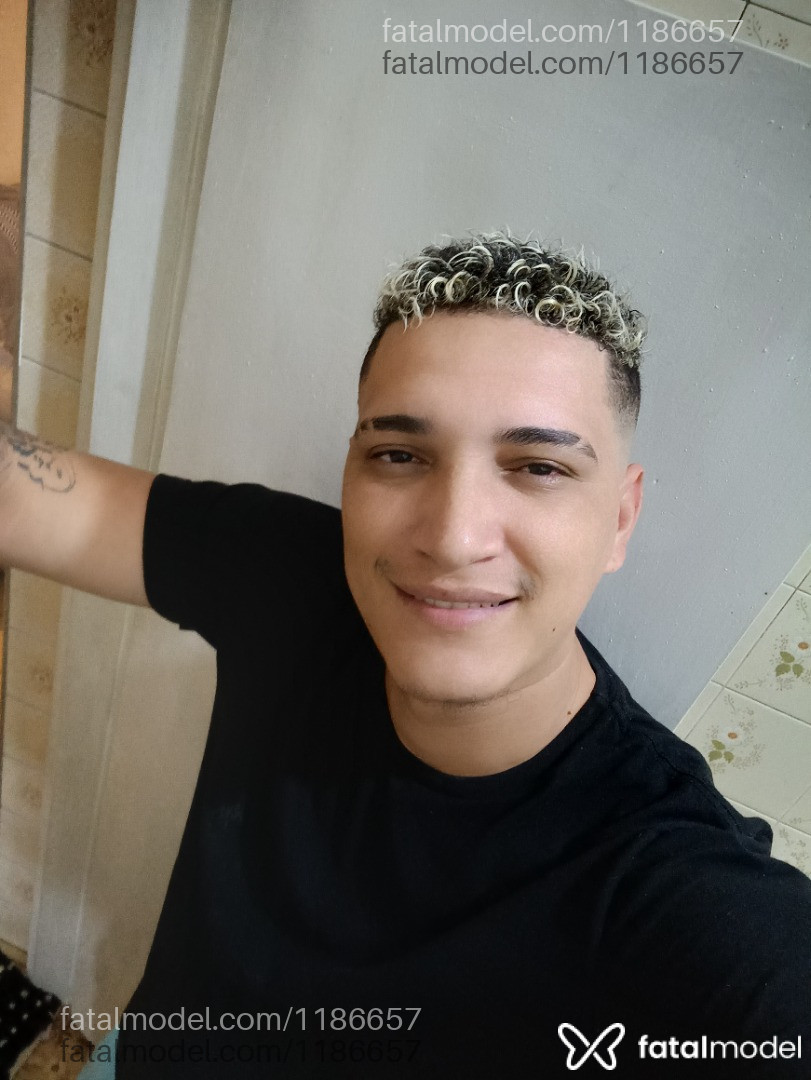 Acompanhante homem com cabelo castanho de olhos castanhos em São Paulo - Falconi