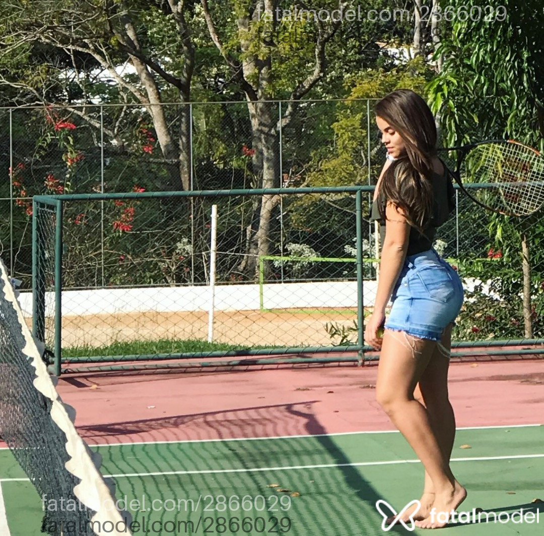 Acompanhante mulher com cabelo castanho de olhos castanhos em Virtual - Renata Alvs