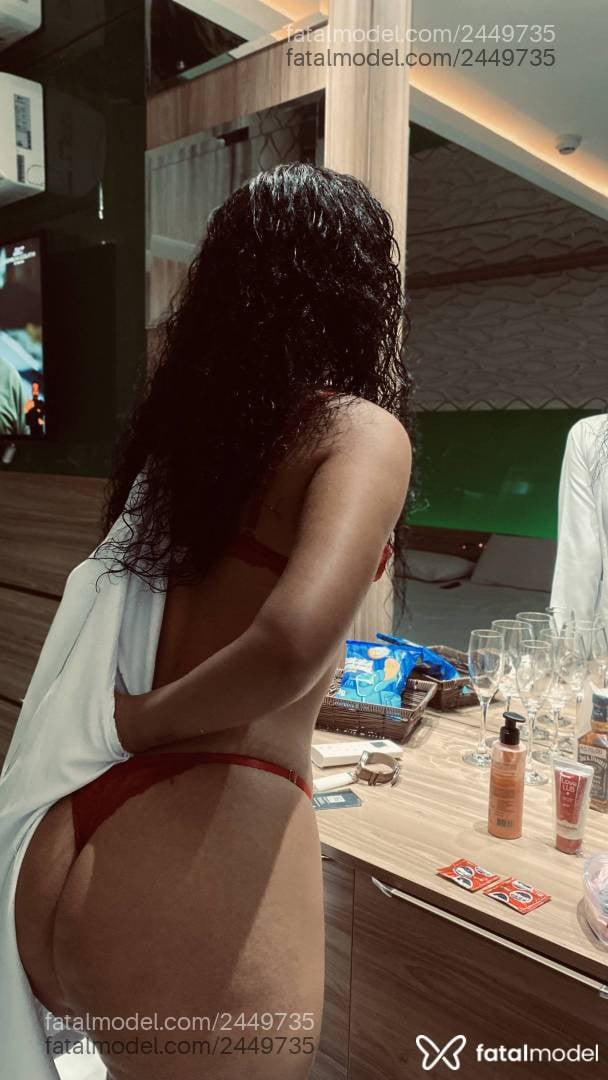 Acompanhante mulher morena (o) de olhos pretos - Nathalia Souza