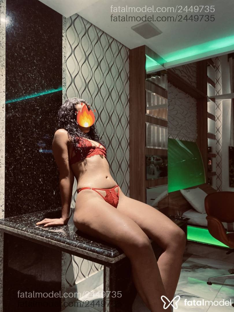 Acompanhante mulher morena (o) de olhos pretos - Nathalia Souza
