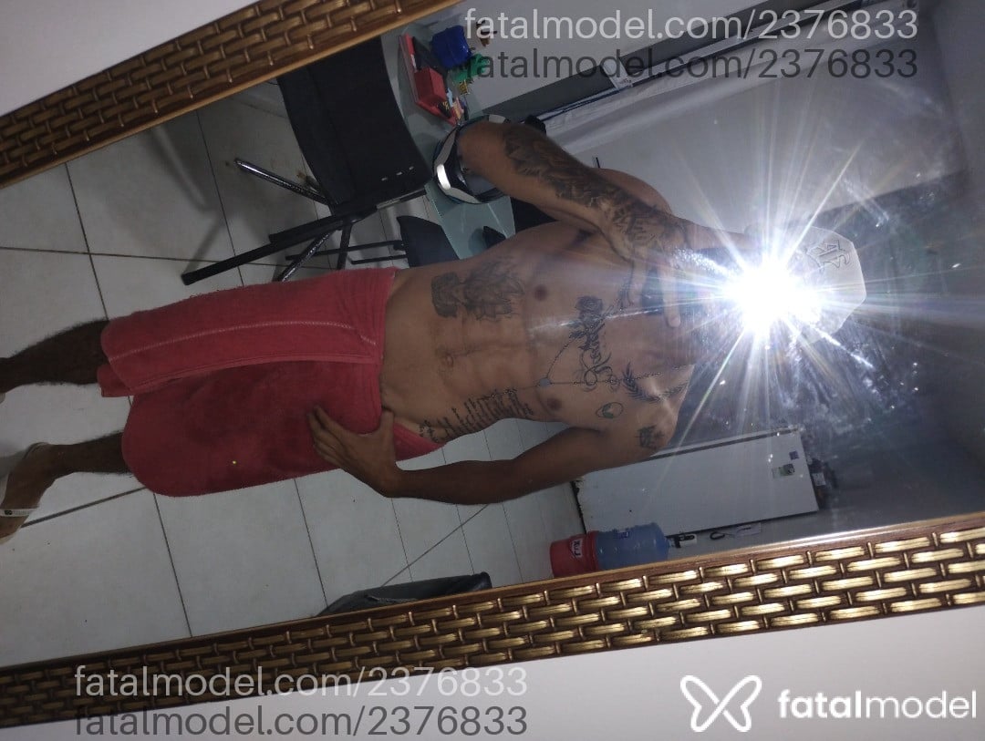 Acompanhante homem com cabelo colorido de olhos pretos em Caruaru - Pablo