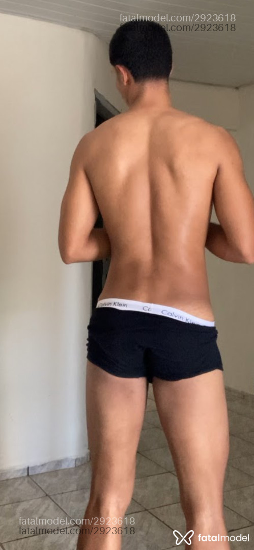 Acompanhante homem morena (o) de olhos pretos - Rodrigo Acompanhante homem morena (o) de olhos pretos - Rodrigo