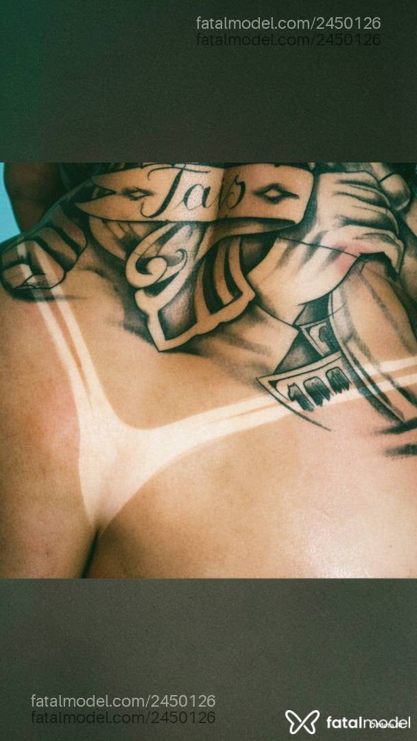 Acompanhante mulher loira (o) de olhos pretos - Tatazinha