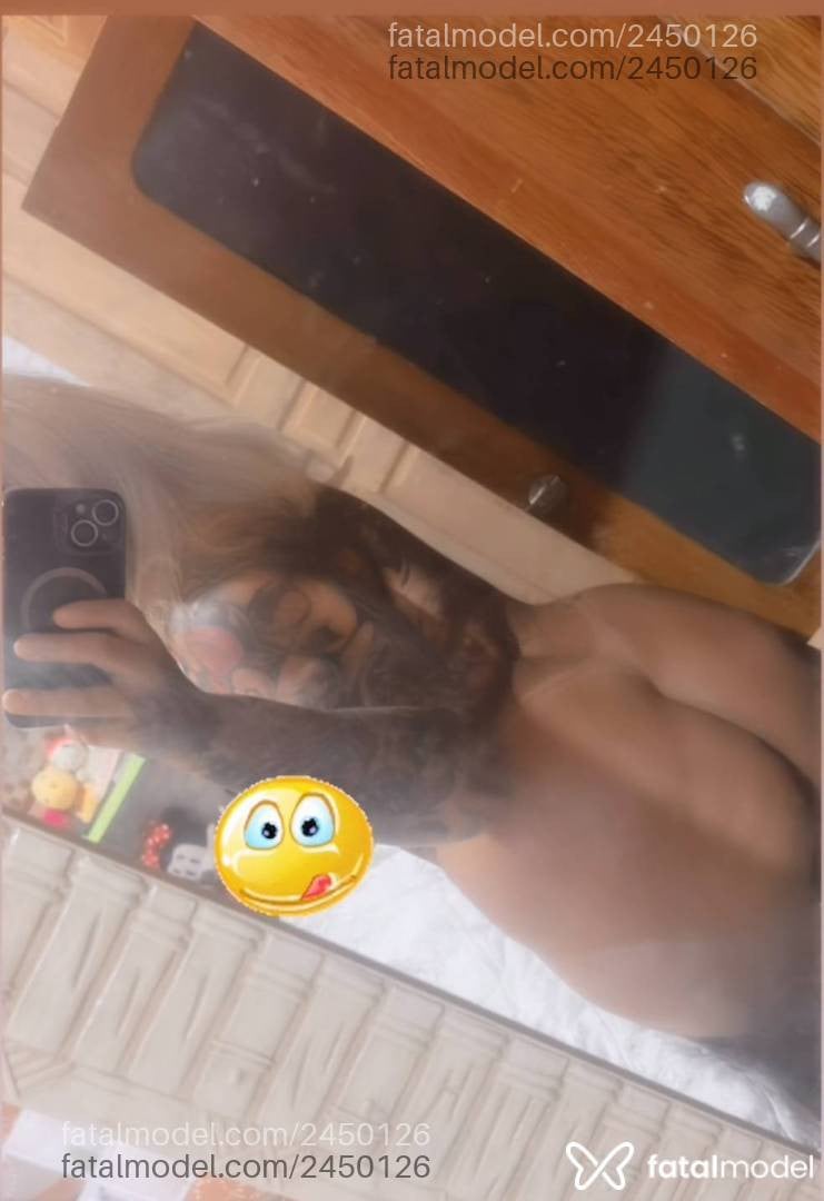 Acompanhante mulher loira (o) de olhos pretos - Tatazinha