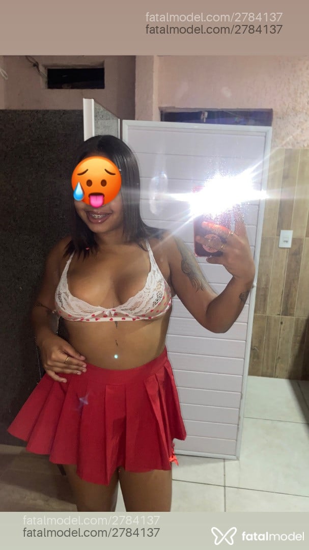 Acompanhante mulher morena (o) de olhos verdes em Aperibé Acompanhante mulher morena (o) de olhos verdes em Aperibé - Cristal