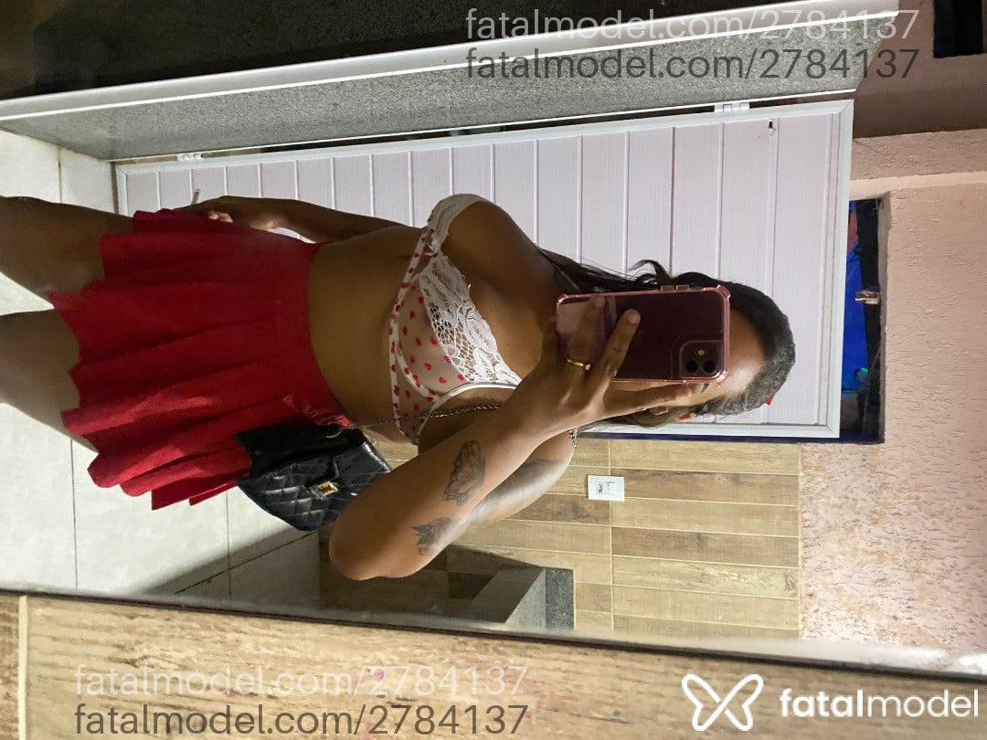 Acompanhante mulher morena (o) de olhos verdes em Aperibé Acompanhante mulher morena (o) de olhos verdes em Aperibé - Cristal