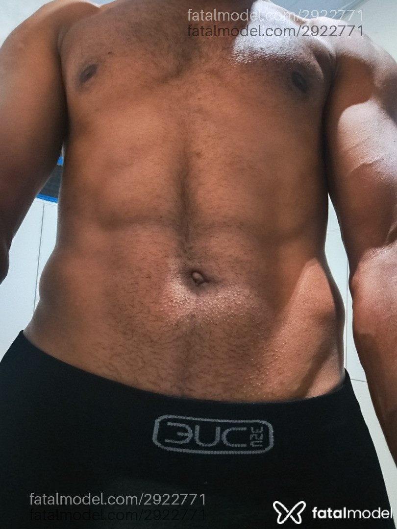 Acompanhante homem morena (o) de olhos pretos - Calor Acompanhante homem morena (o) de olhos pretos - Calor