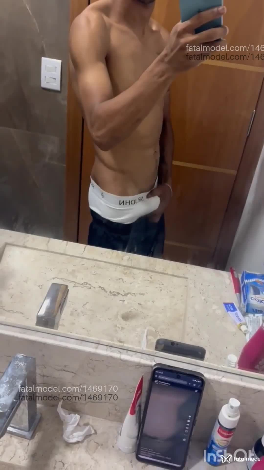 Acompanhante homem morena (o) de olhos pretos em Caldas Novas Acompanhante homem morena (o) de olhos pretos em Caldas Novas - Novinhogostoso