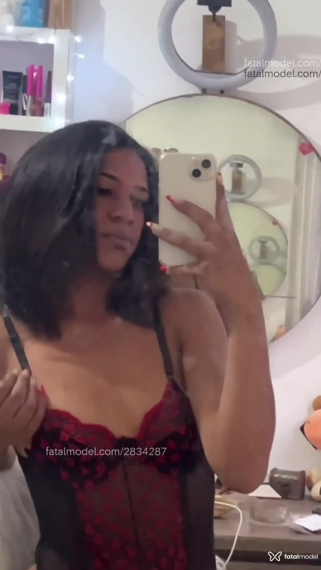 Acompanhante mulher trans morena (o) de olhos castanhos em Fazenda Rio Grande - Verianno
