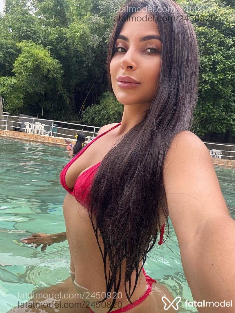 Acompanhante mulher com cabelo castanho de olhos castanhos em Goiânia - Luana Carvalho