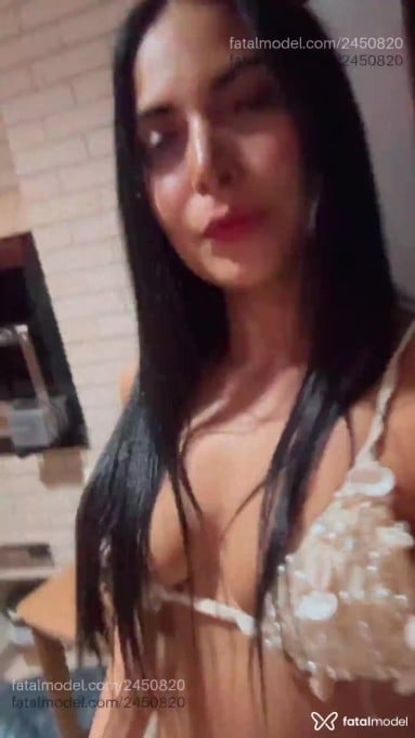 Acompanhante mulher com cabelo castanho de olhos castanhos em Goiânia - Luana Carvalho