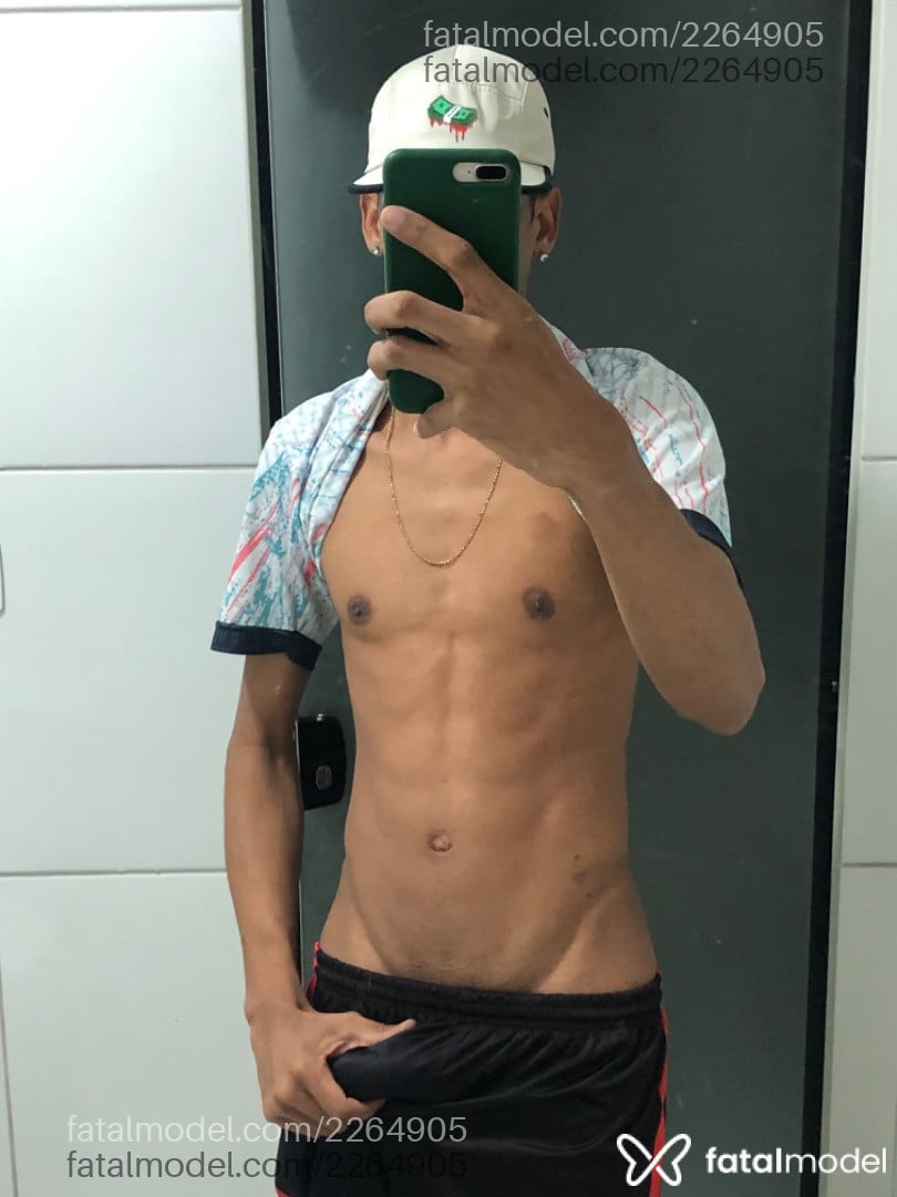Acompanhante homem morena (o) de olhos castanhos em Patos de Minas Acompanhante homem morena (o) de olhos castanhos em Patos de Minas - Antônio