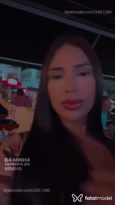 Acompanhante mulher morena (o) de olhos castanhos - Taís Acompanhante mulher morena (o) de olhos castanhos - Taís