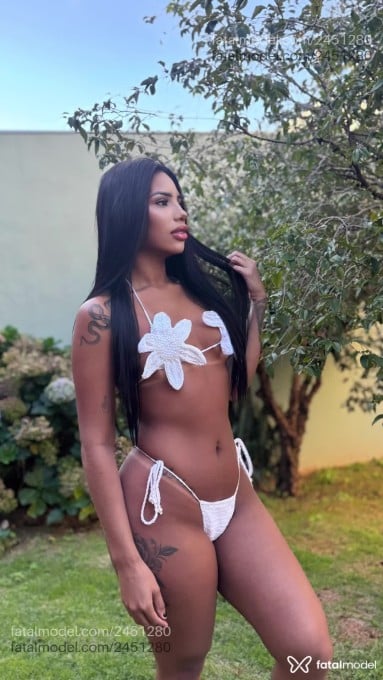 Acompanhante mulher morena (o) de olhos castanhos - Taís Acompanhante mulher morena (o) de olhos castanhos - Taís