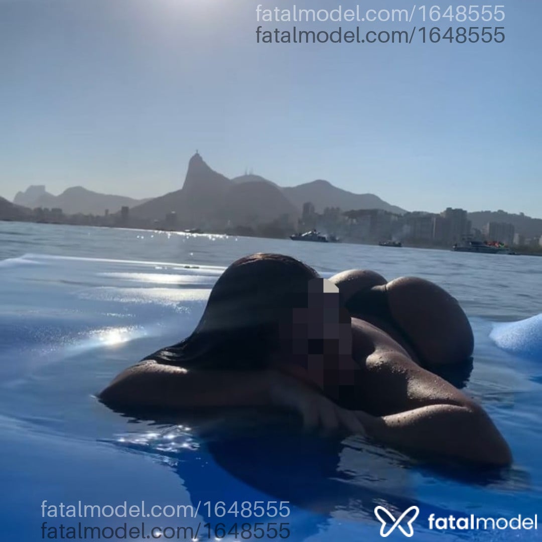 Acompanhante mulher morena (o) de olhos castanhos em Macaé - Karine