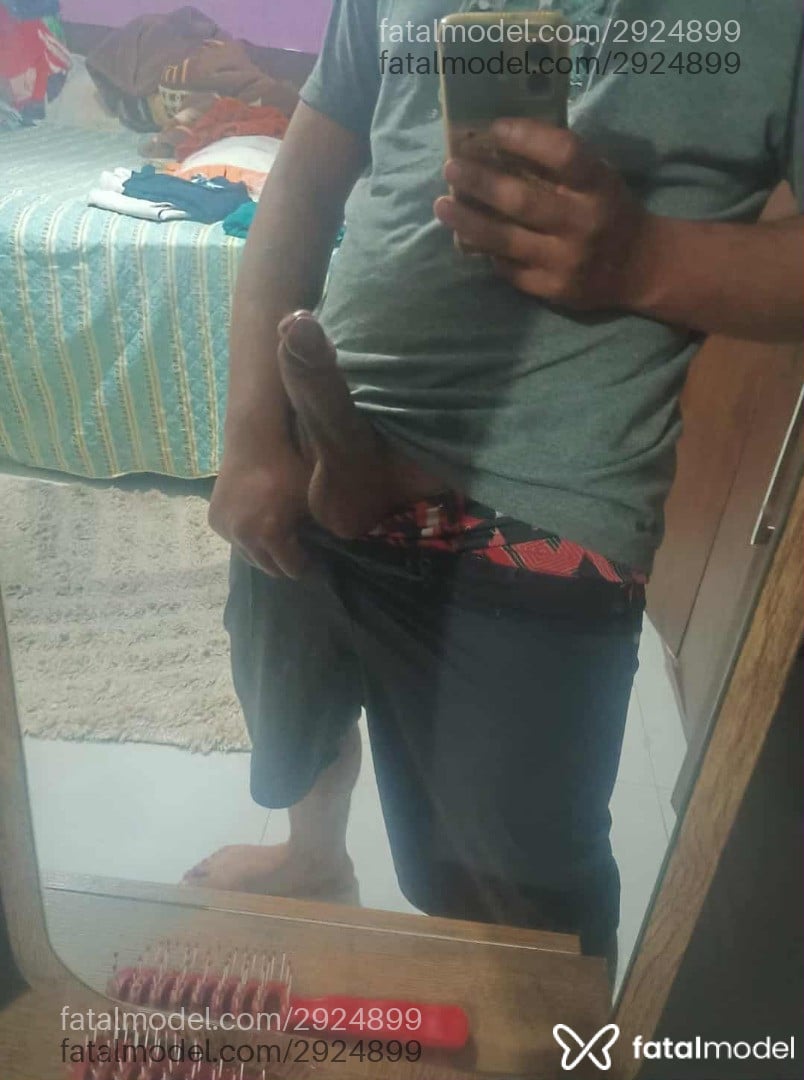 Acompanhante homem morena (o) de olhos castanhos em Holambra - Jersão