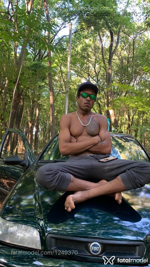 Acompanhante homem morena (o) de olhos pretos em Divinópolis Acompanhante homem morena (o) de olhos pretos em Divinópolis - Vitor