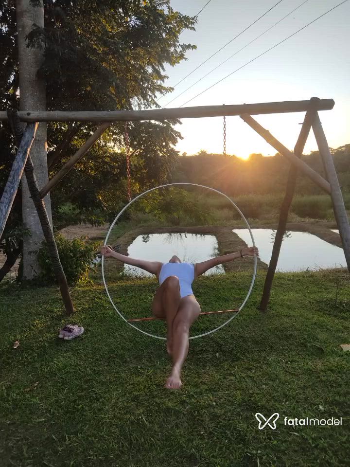 Acompanhante mulher com cabelo castanho de olhos castanhos - Renata