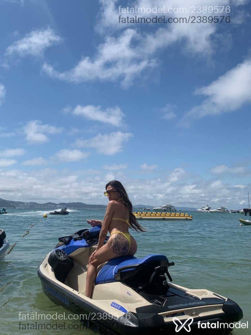 Acompanhante mulher trans morena (o) de olhos castanhos em Balneário Camboriú - Luara Isabelly