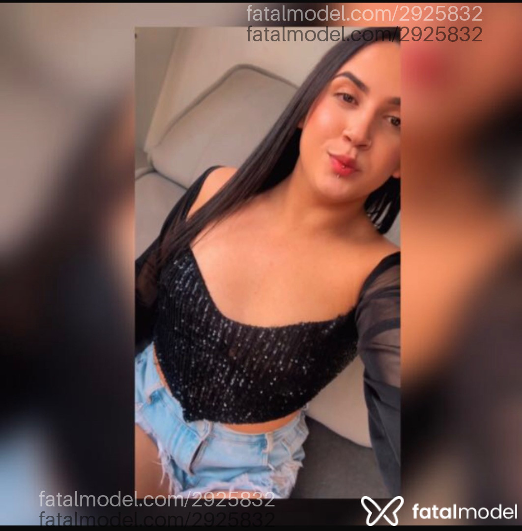 Acompanhante não-binário morena (o) de olhos castanhos em Curitiba - Letícia Isabela
