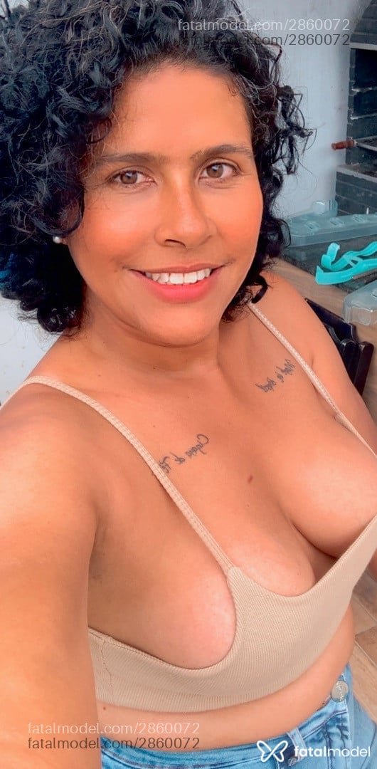 Acompanhante mulher morena (o) de olhos castanhos em Virtual - Aline Ribeiro