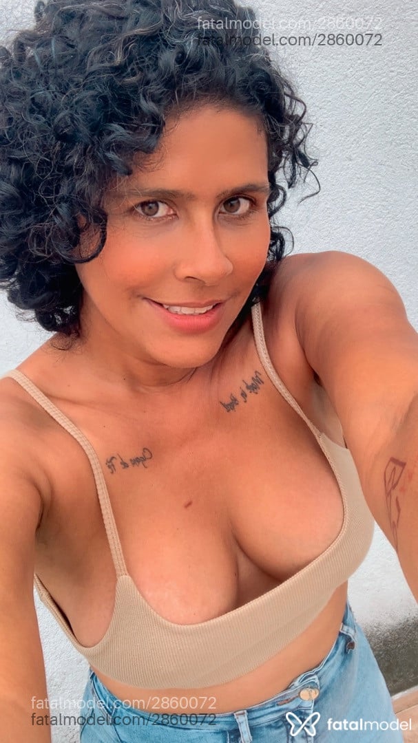 Acompanhante mulher morena (o) de olhos castanhos em Virtual - Aline Ribeiro