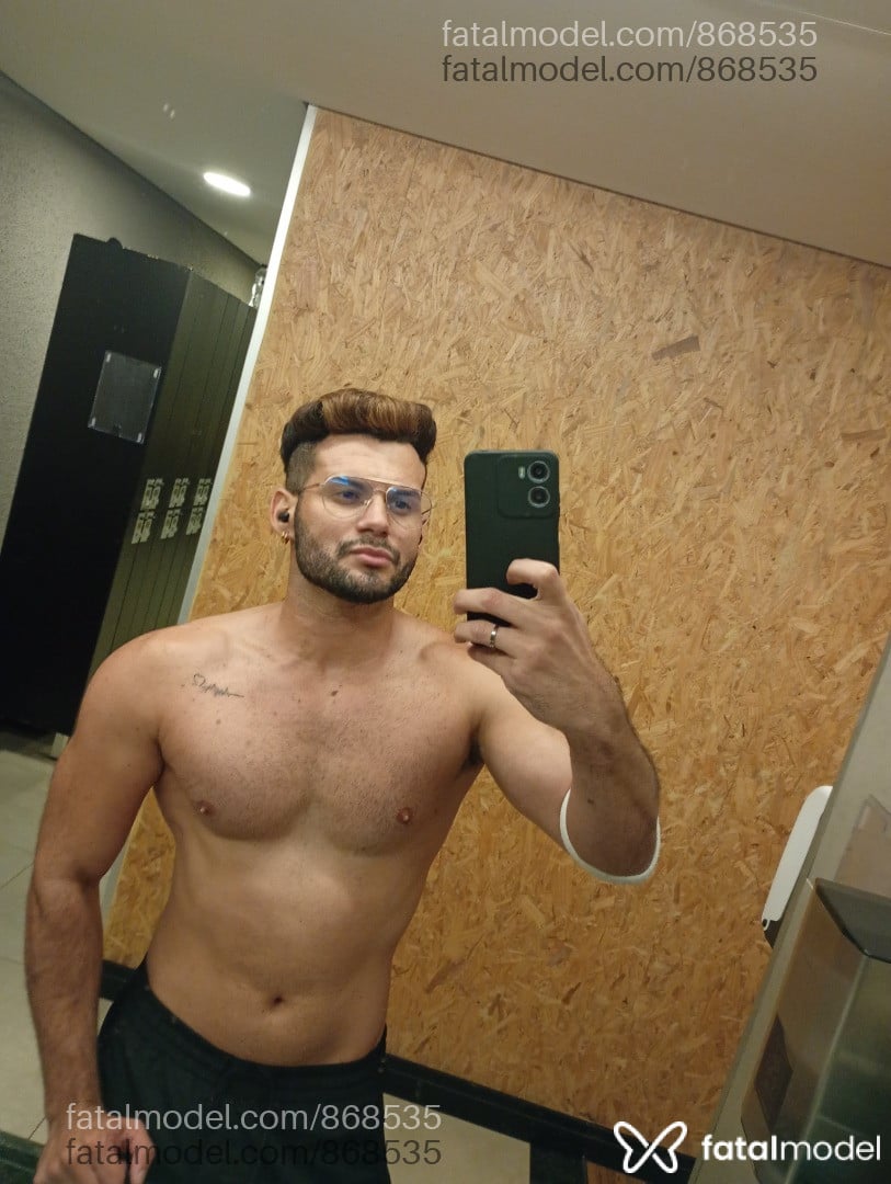 Acompanhante homem com cabelo castanho de olhos castanhos - Lukas vagmaker Acompanhante homem com cabelo castanho de olhos castanhos - Lukas vagmaker