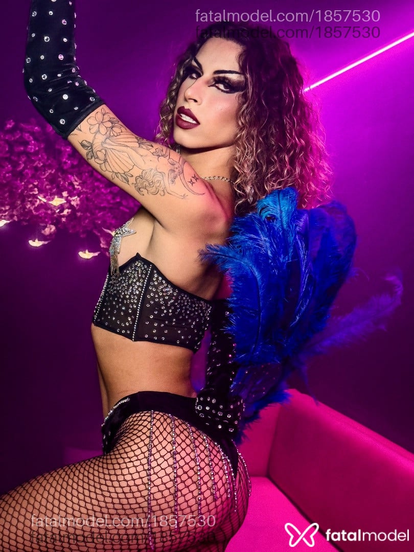 Acompanhante mulher trans com cabelo castanho de olhos castanhos em Rio de Janeiro - DeusaVênus