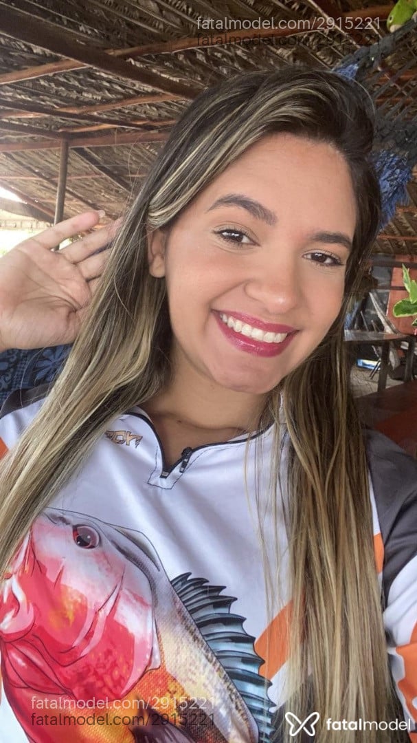 Acompanhante mulher loira (o) de olhos castanhos - Thaty Acompanhante mulher loira (o) de olhos castanhos - Thaty